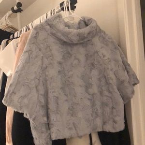 Short sleeve sweater